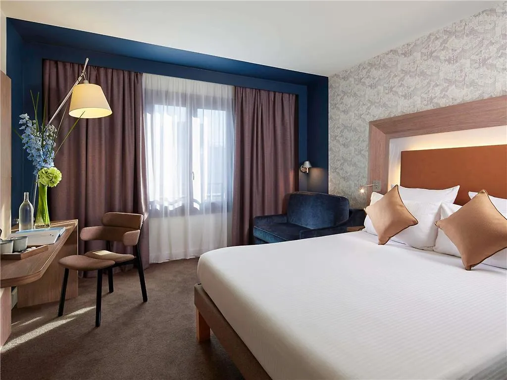 Novotel Paris Les Halles 4*,