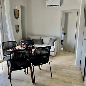 κάντε κράτηση εδώ
