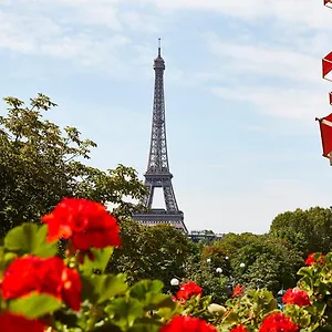 Ξενοδοχείο Plaza Athenee - Dorchester Collection