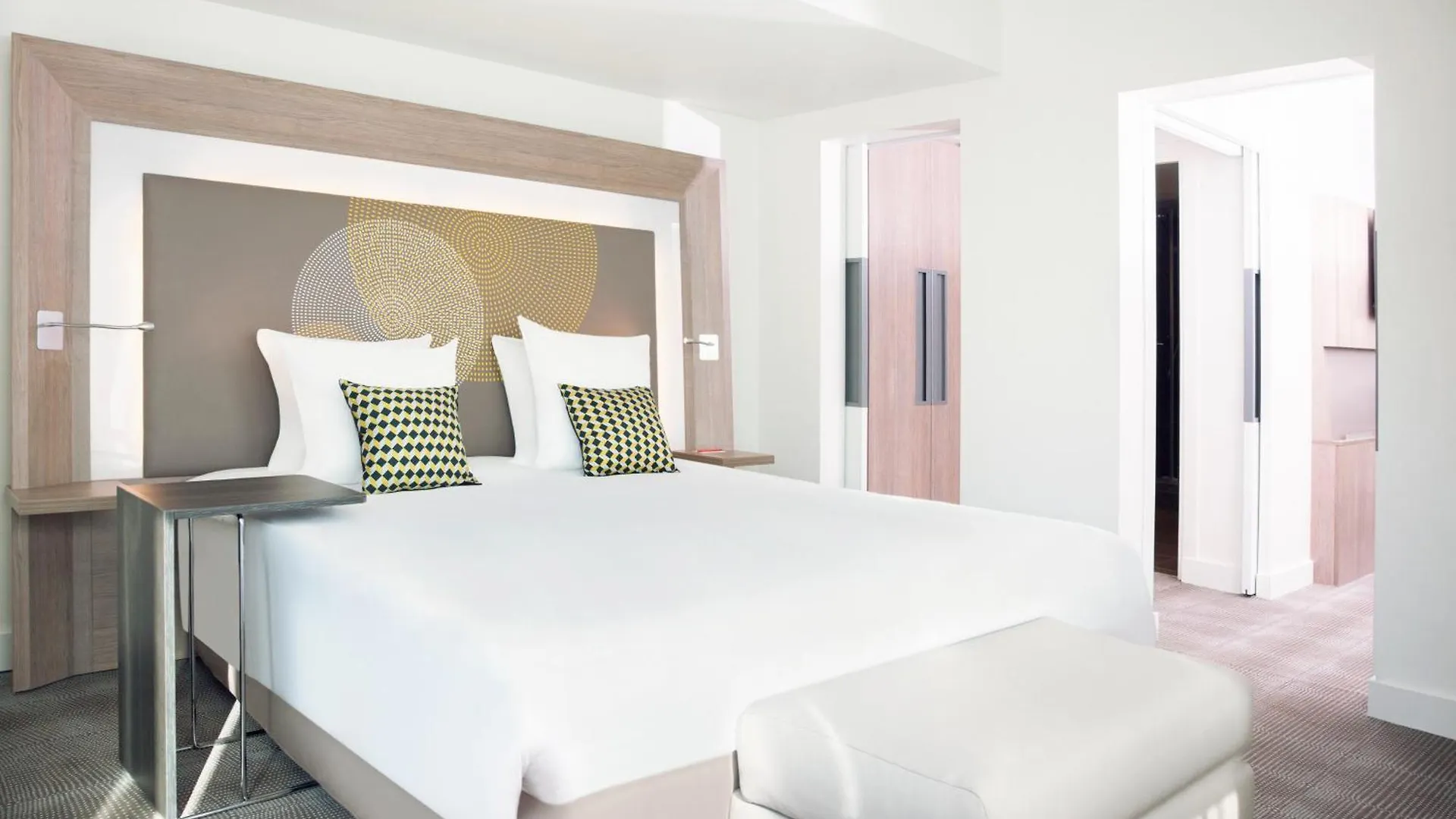 Novotel Paris Les Halles 4*,