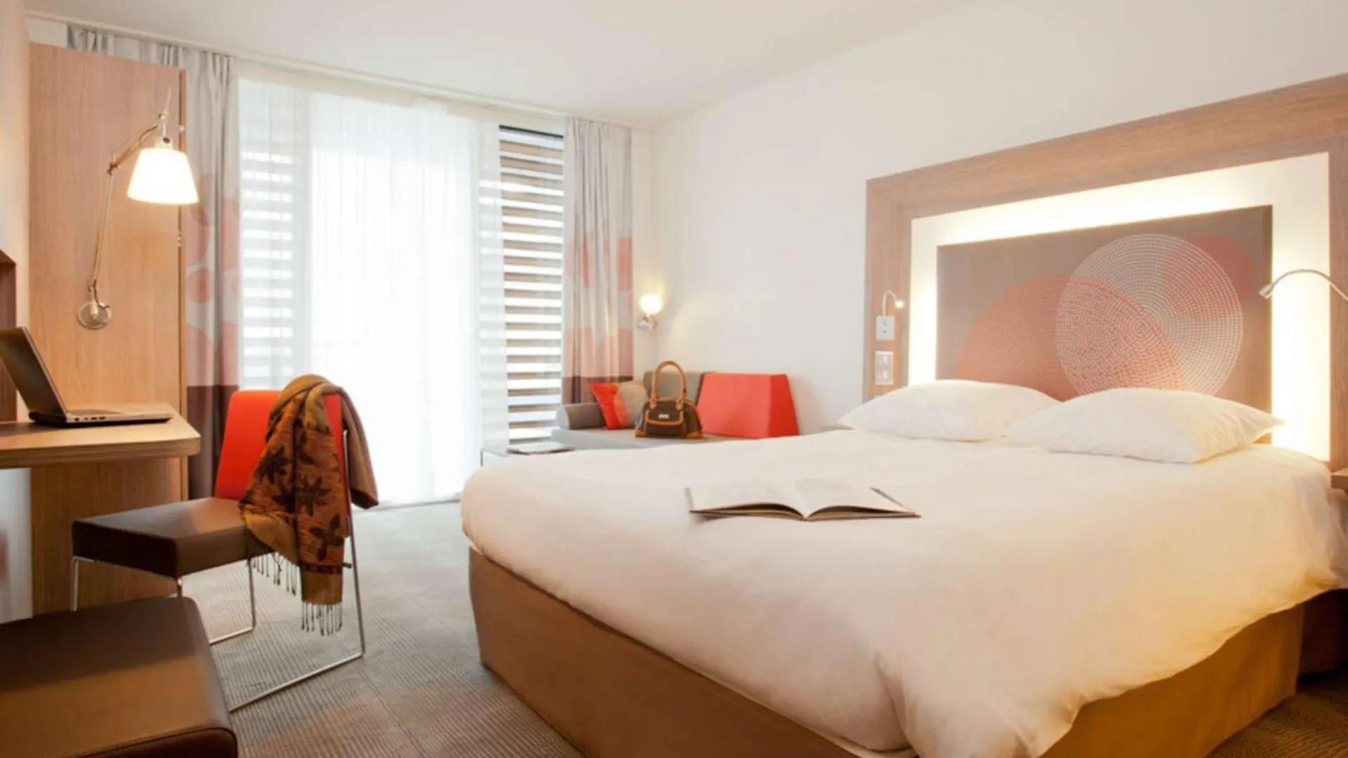 Novotel Paris Les Halles מלון